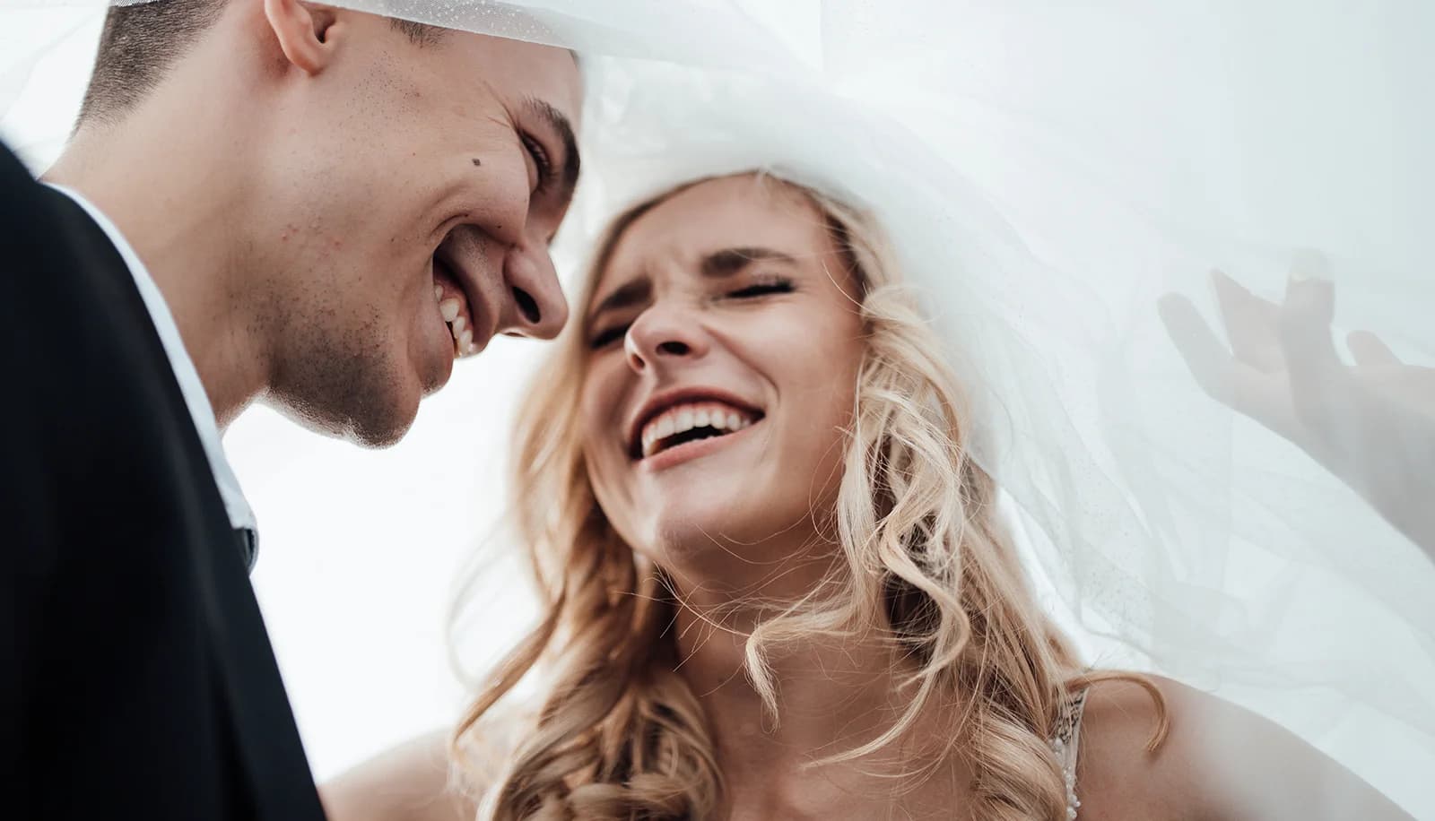 Kızlık Zarı Kalıcı Dikilir Mi?