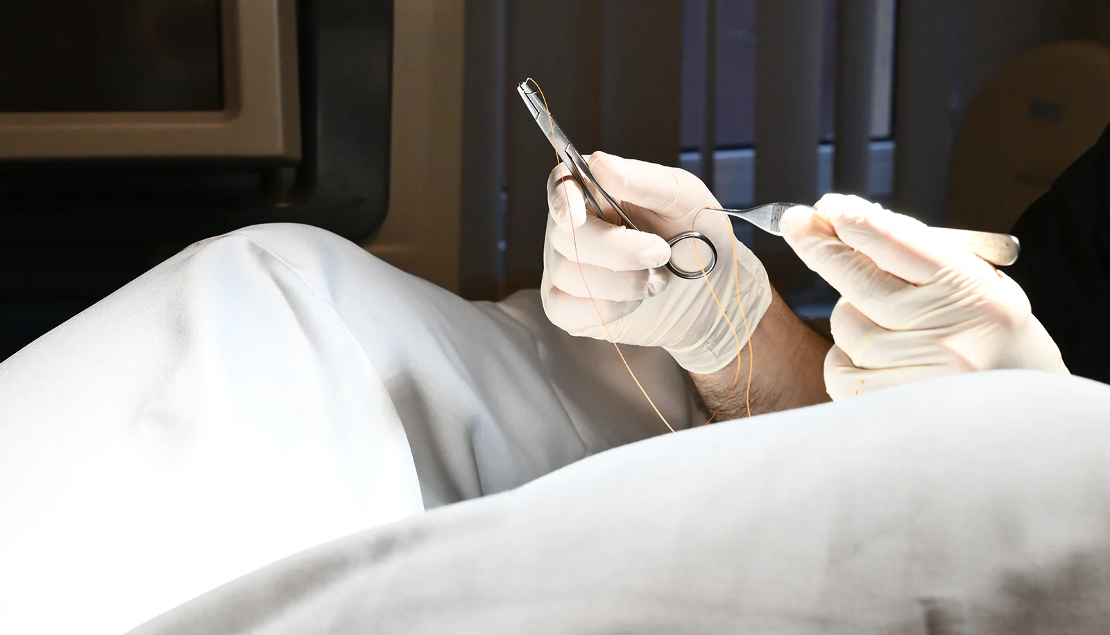 Kızlık Zarı Lazerle Dikilir Mi?