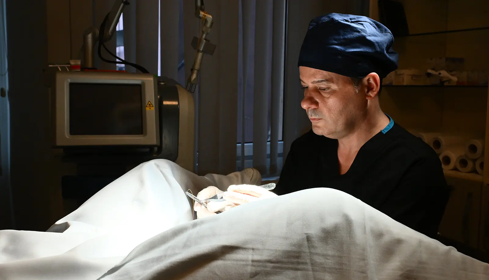 Kalıcı Kızlık Zarı Dikimi Nasıl Yapılır?