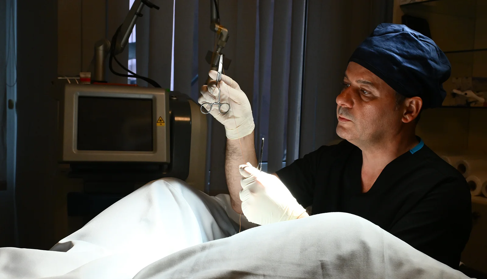 Geçici Kızlık Zarı Dikimi Nedir?